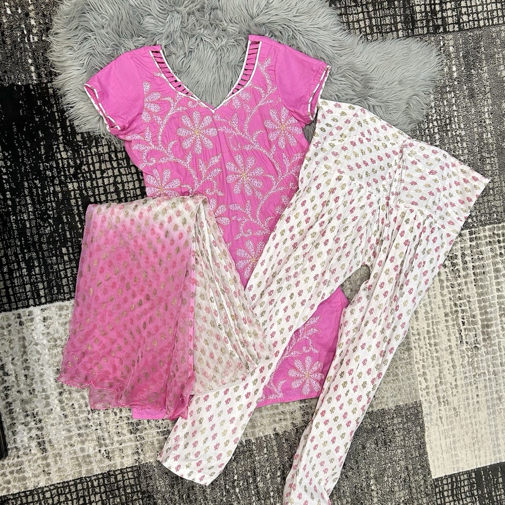 Embroidered Floral Women's‎ Floral Punjabi Suit Pink/White/Gold Adj Sizing